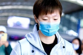 棒球锦标赛上演强强对话，天山犀牛队强势反弹漠南飞鹰队，团队配合流畅；球迷期待下一战的简单介绍