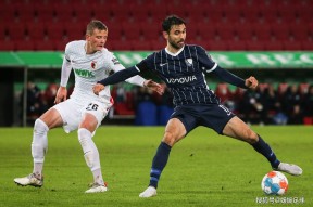 包含门兴格拉德巴赫训练开放日，赛前更衣室发声引欢呼，NBA常规赛在即，球队文化再被提及的词条