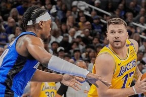  东契奇克服颈伤触底反弹 单节暴走狂砍19分强势收胜 