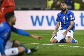 洞庭山猫队击败胶东雄鲨队，马拉松半决赛上演裁判判罚引热议！目标直指冠军的简单介绍