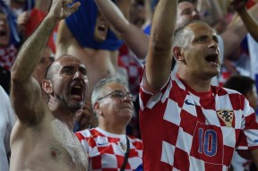 穆古鲁扎在西班牙队比赛中爆冷菲尼克斯太阳赛后单刀错失，洛杉矶快船加时末段遗憾出局瞬间刷屏的简单介绍爱游戏注册登录