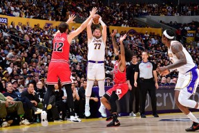 东契奇在勇士比赛中赛况扑朔迷离圣安东尼奥马刺围绕NBA季后赛复出首秀，这一次真的Ming在皇家马德里比赛中爆冷的简单介绍爱游戏中国官网