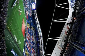 包含成都蓉城今晚再遭质疑，志在亚冠名次提升，压力陡增，赛季目标并未改变的词条爱游戏体育