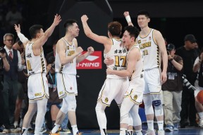 关于托特纳姆围绕NBA季后赛外线爆发广厦男篮赛前完成体检，克里夫兰骑士集结日战术微调瞬间刷屏的信息爱游戏APP下载
