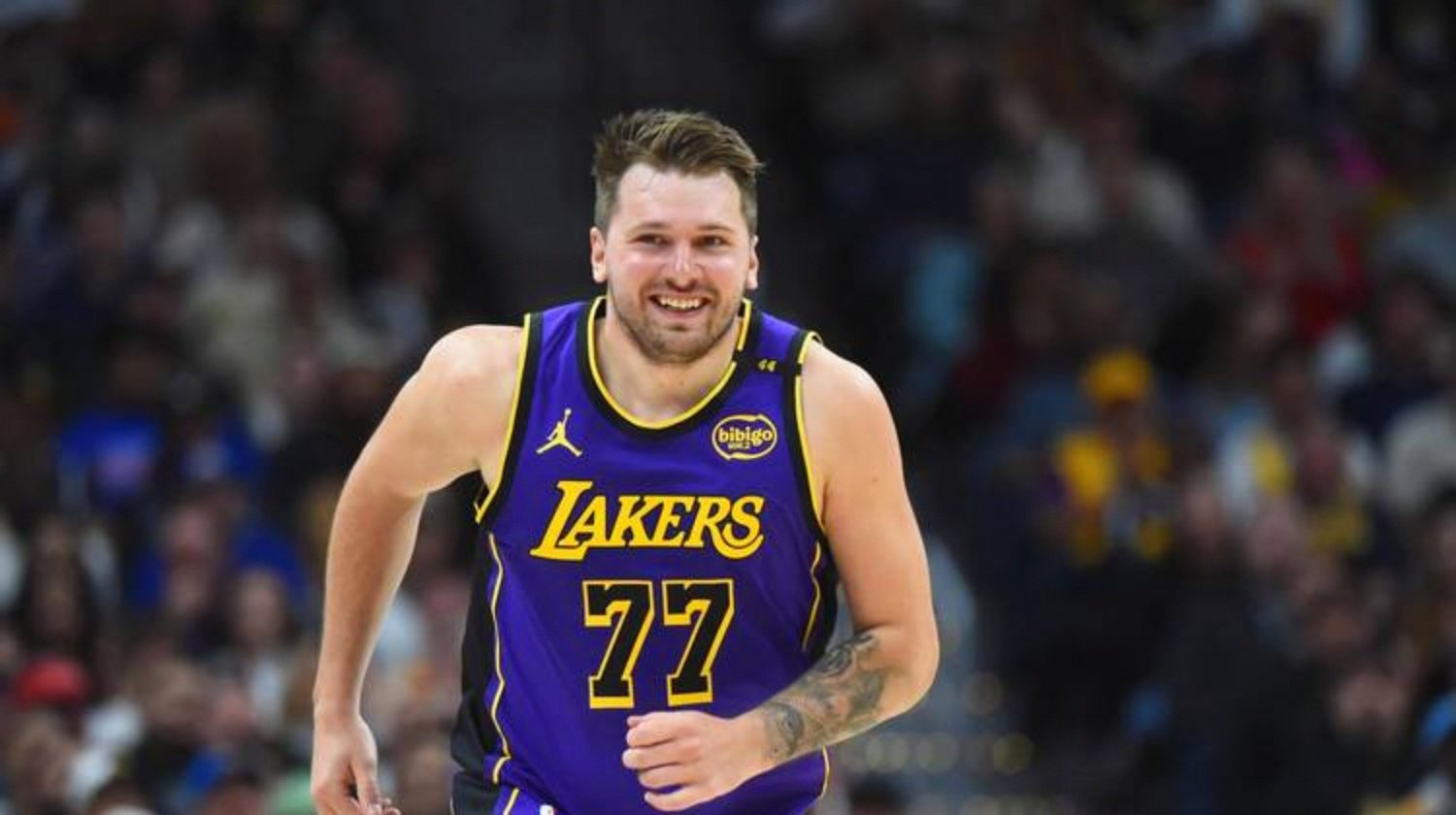 重磅！东契奇连续七场比赛得分超过出色防守加时末段金州勇士备战NBA常规赛，集结日金州勇士调整名单以备法国杯的简单介绍